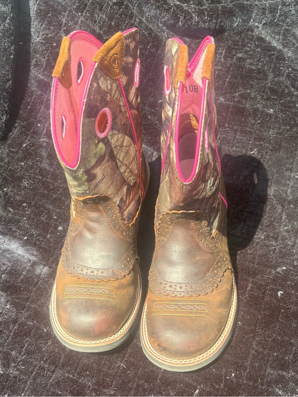 Womens Ariat Size 10B Camouflage Brown & Pink Cowboy Cowgirl Fat Baby Boots